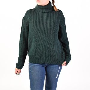Comfy dark green turtleneck
